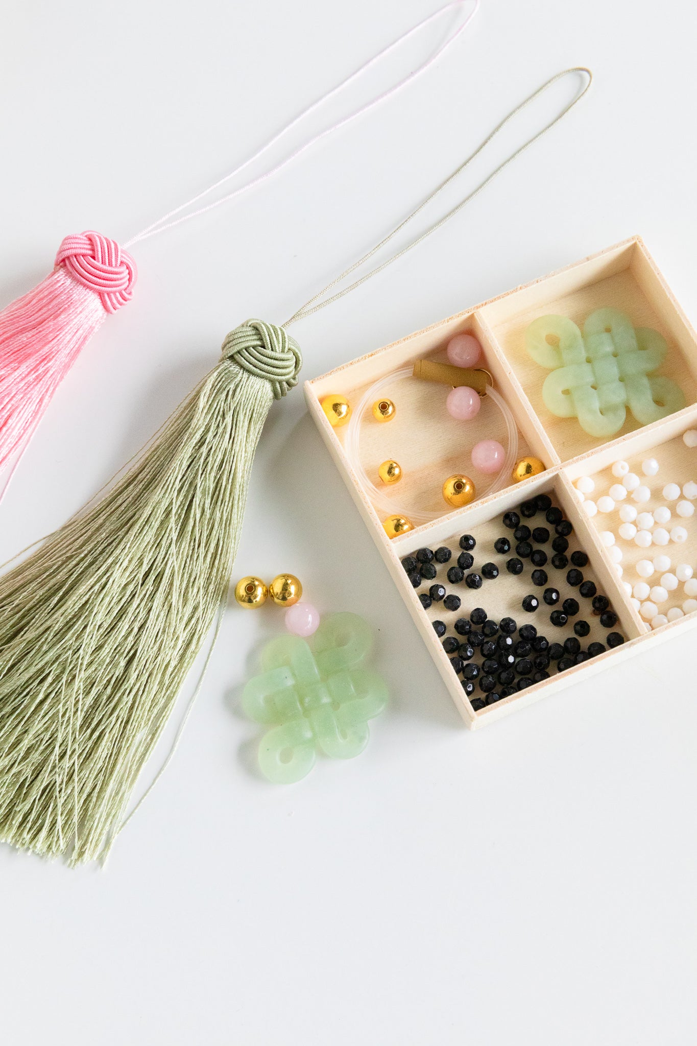 JADE STONE TASSELS DECORATION DIY KIT